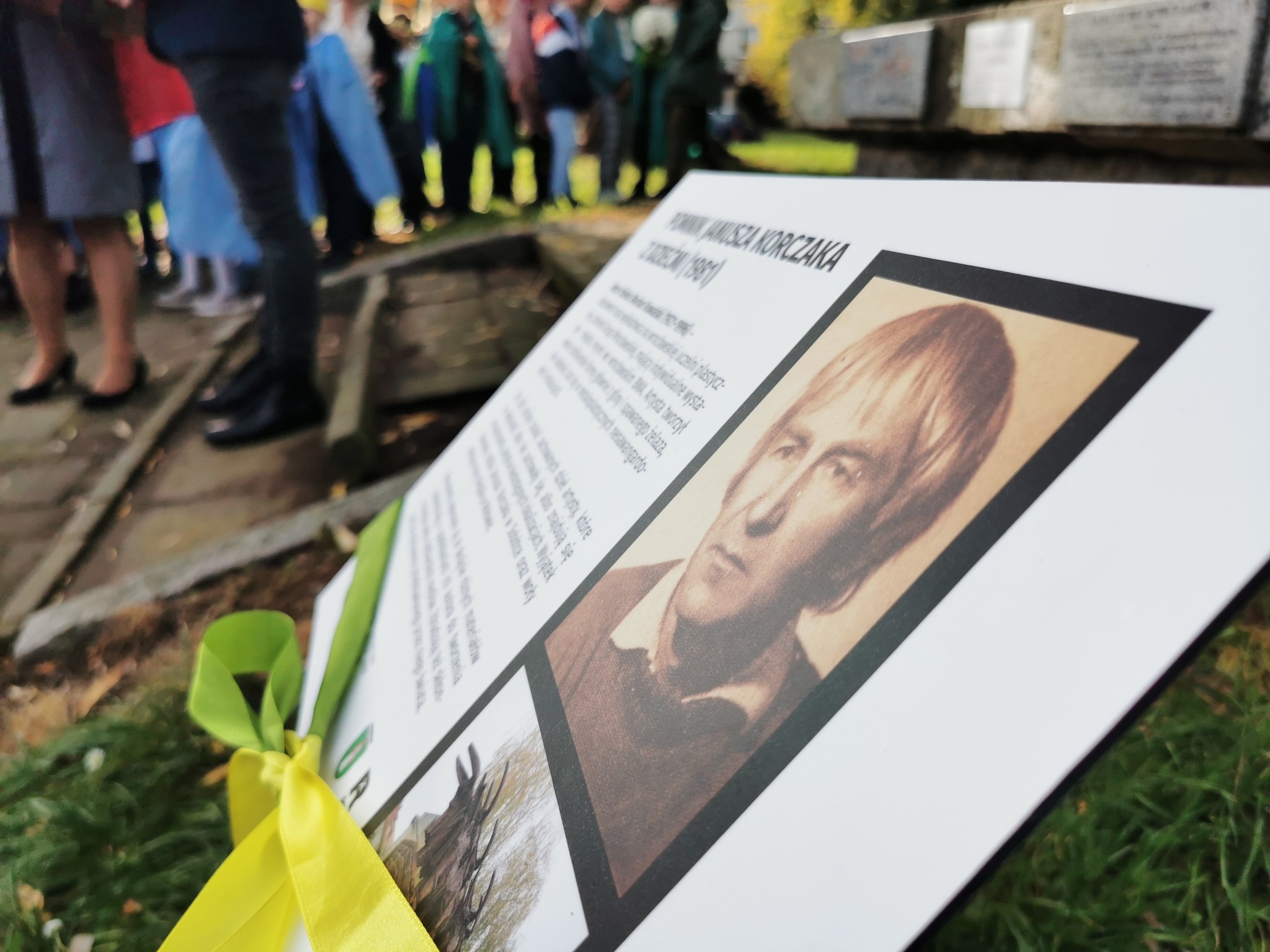 O twórcy pomnika Janusza Korczaka w święto KEN